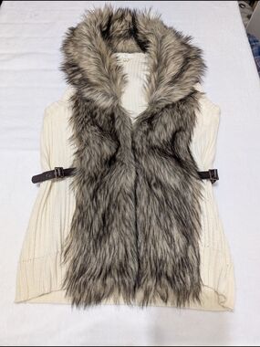 b new york Cream Knit Vest with Gray Faux Fur Trim Size Medium